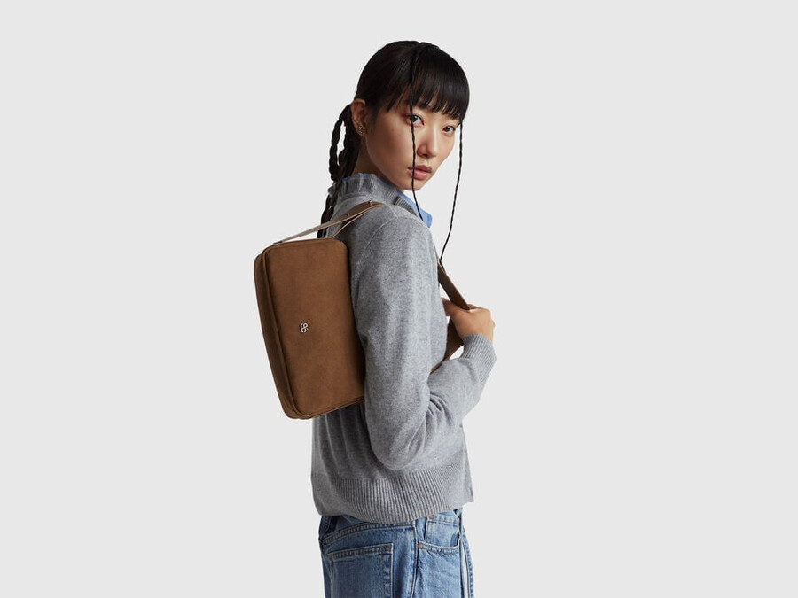 borsa a tracolla effetto scamosciato