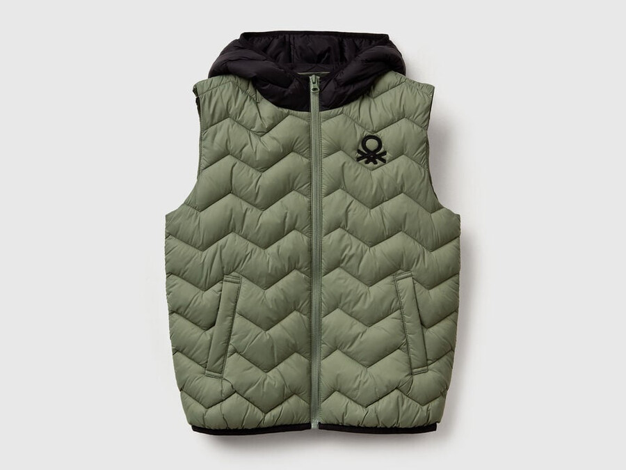 gilet imbottito con cappuccio