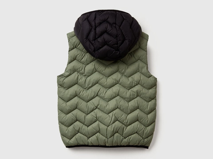 gilet imbottito con cappuccio