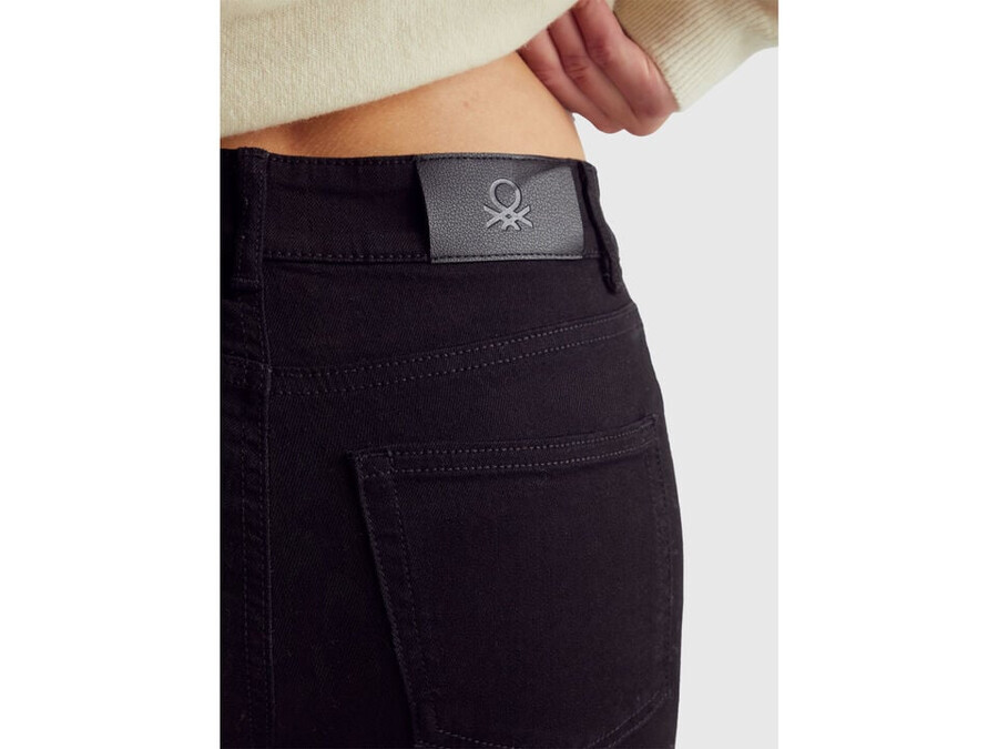 jeans a zampa